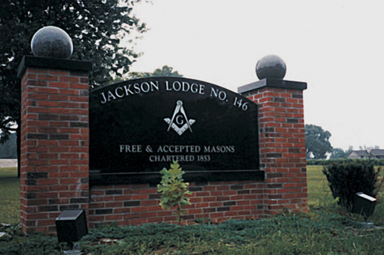 jackson-lodge-sign